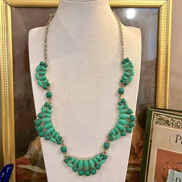 J. Crew Green Statement Collar Necklace EUC - Picture 4 of 8